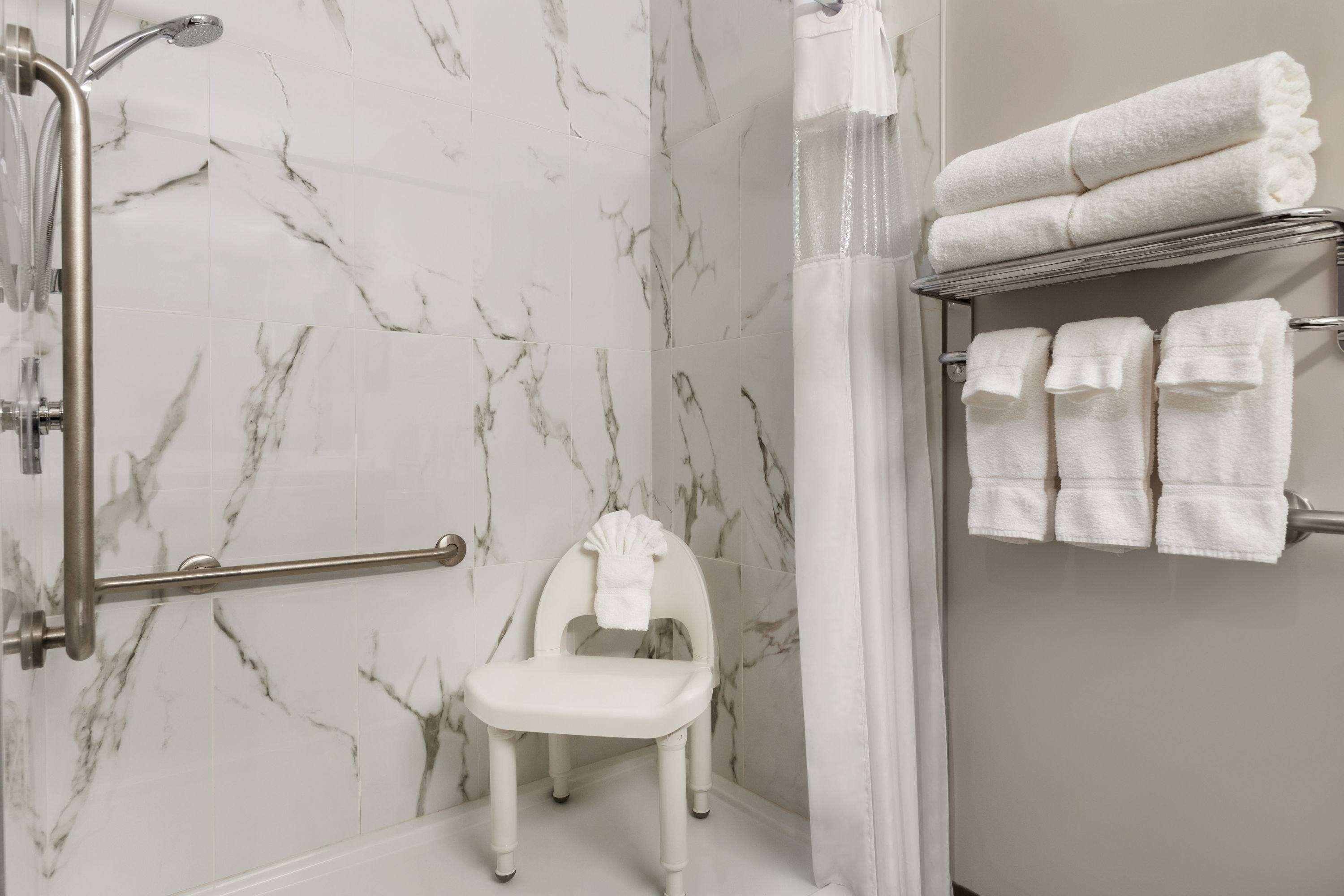 Days By Wyndham Calgary North Hotel Balzac