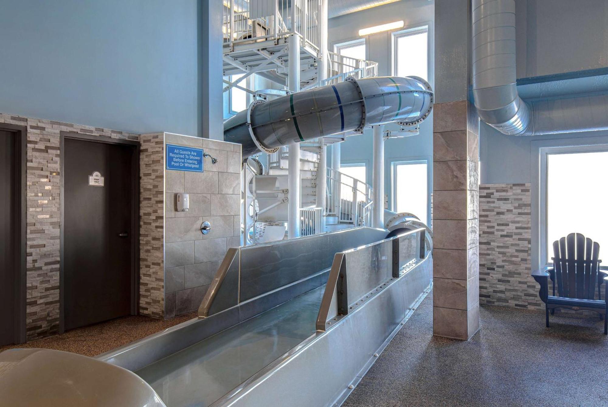 Hotel Days By Wyndham Calgary North 3*