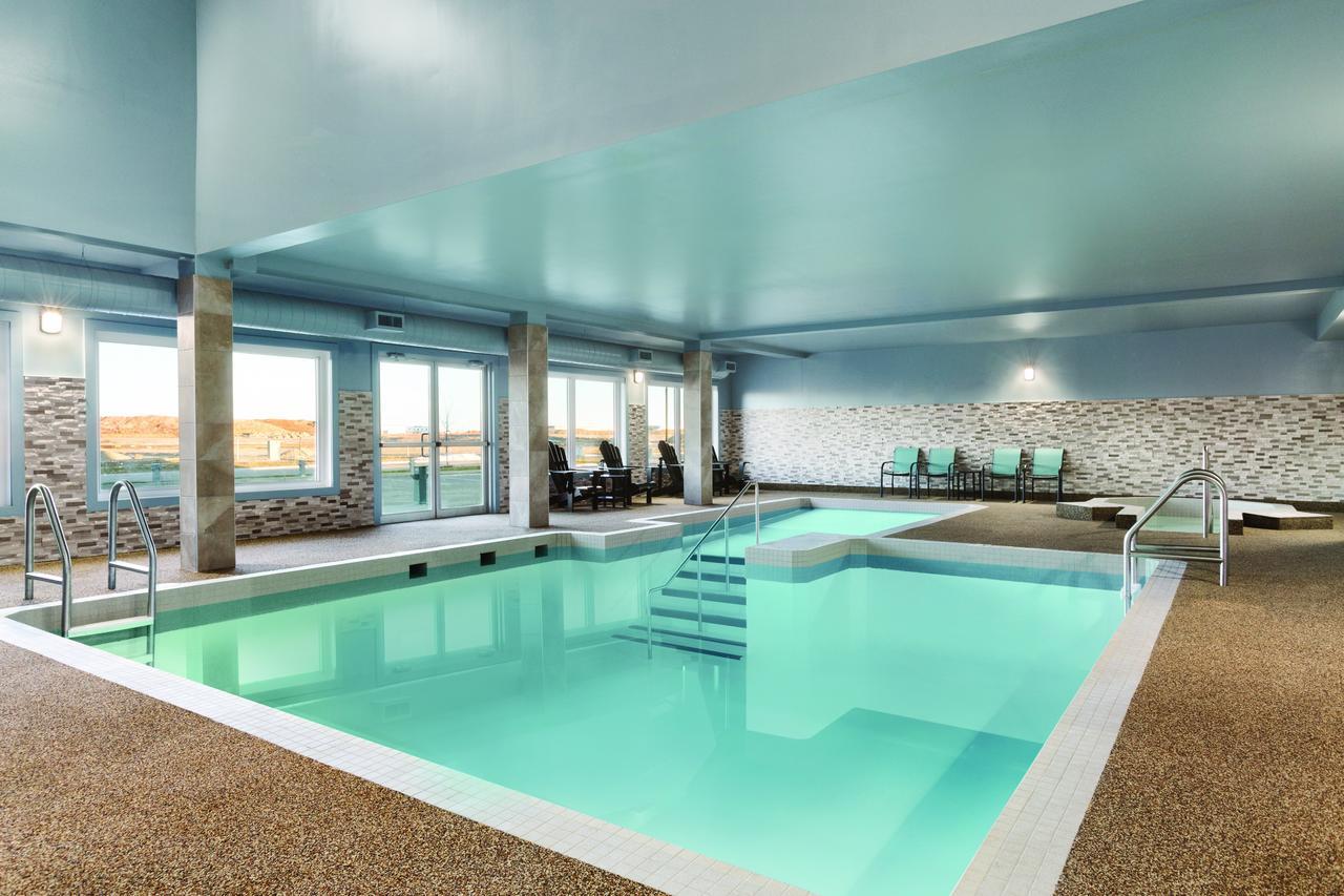 Hotel Days By Wyndham Calgary North 3*