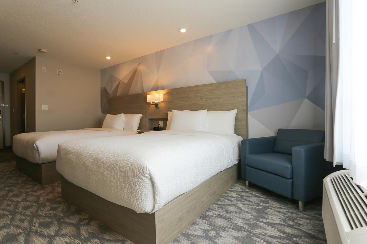 Hotel Days By Wyndham Calgary North 3*
