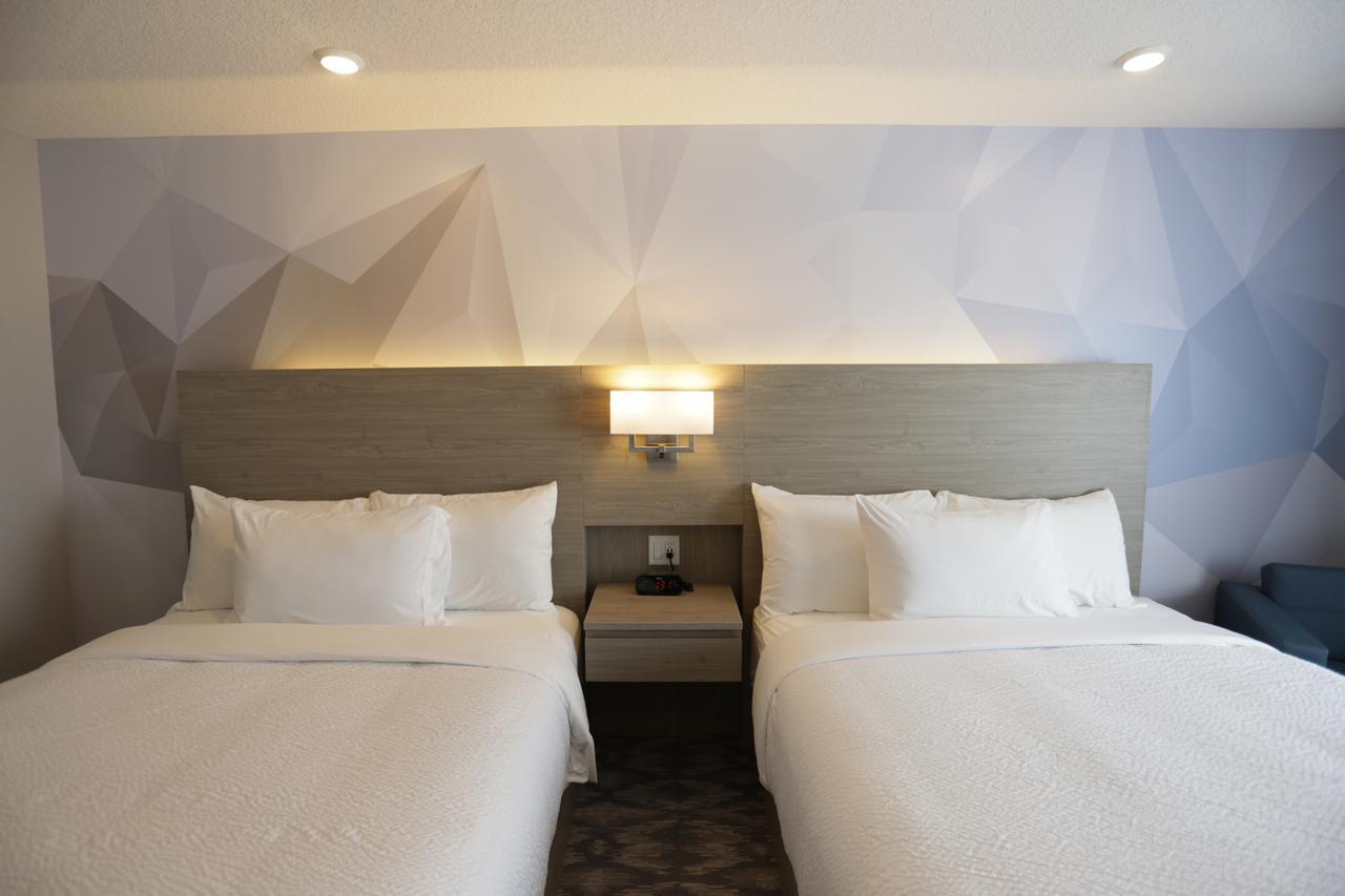 Days By Wyndham Calgary North Hotel Balzac