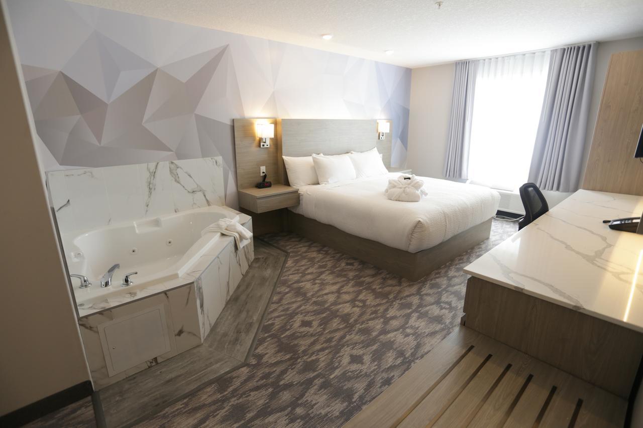 Hotel Days By Wyndham Calgary North 3*